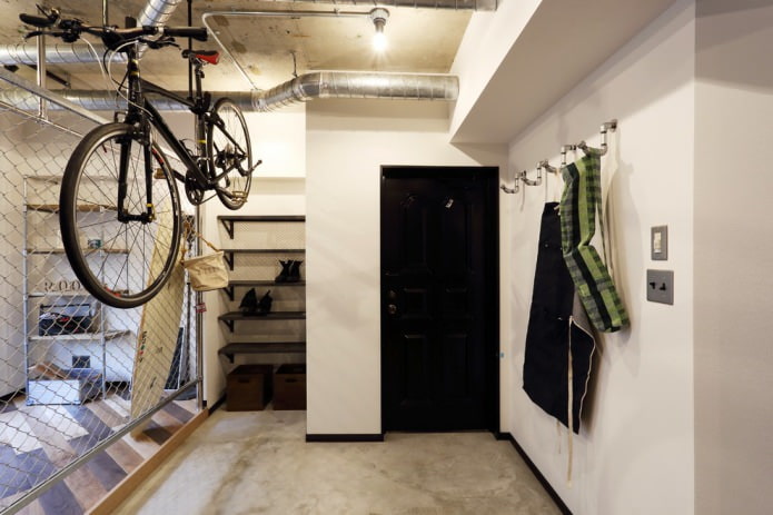 sufit w stylu industrialnym
