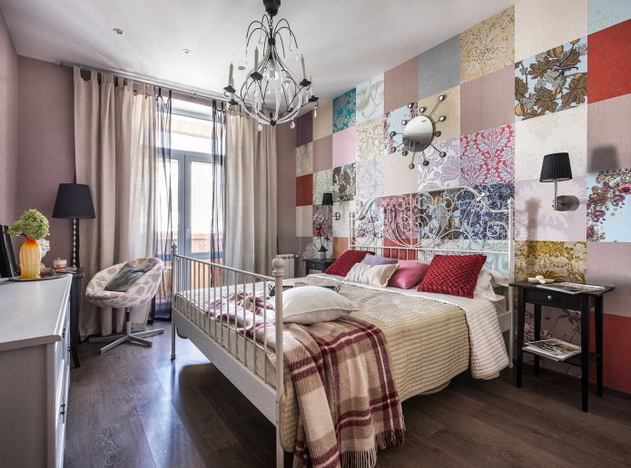 patchwork tapet w sypialni