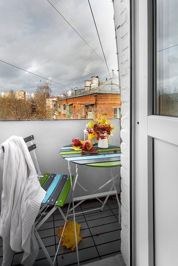 otwarty balkon w mieszkaniu w Chruszczowce