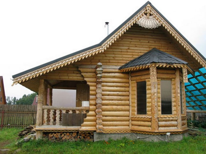Rzeźbiona fasada