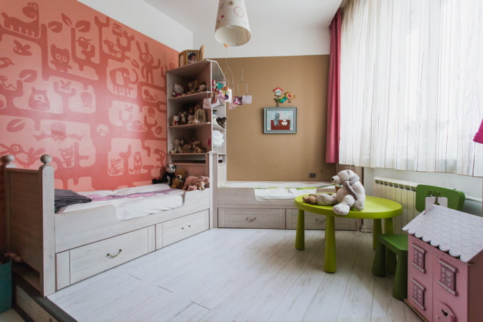 jasne ściany i biały laminat