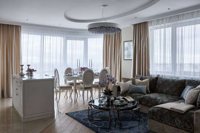 przestronny salon