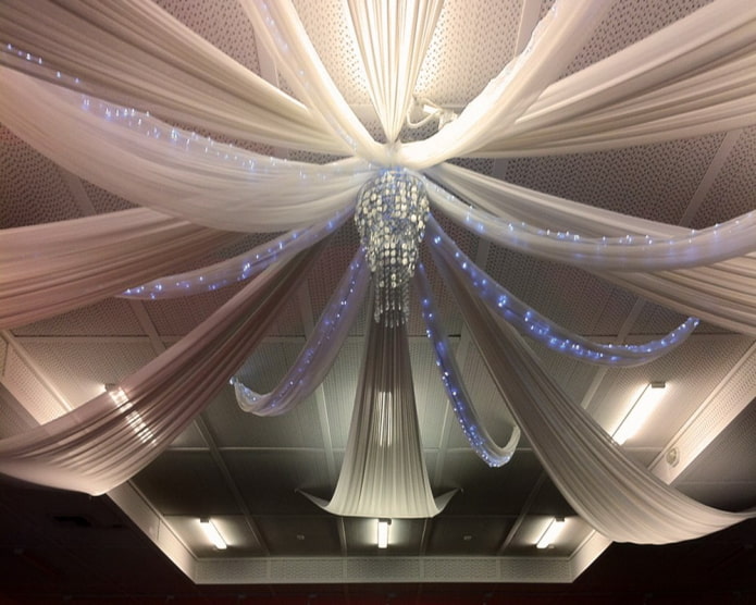 tkanina sufitowa draperia