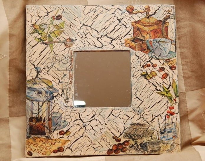 lustro w ramie wykonane techniką decoupage'u