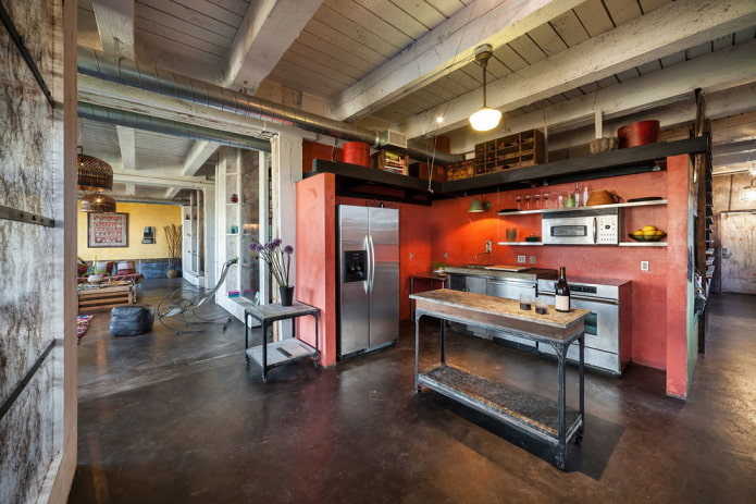 drewniany sufit w stylu loft