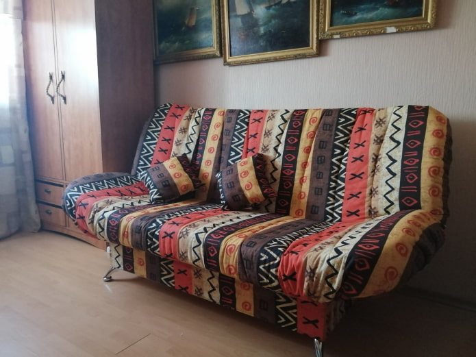 sofa w biurze