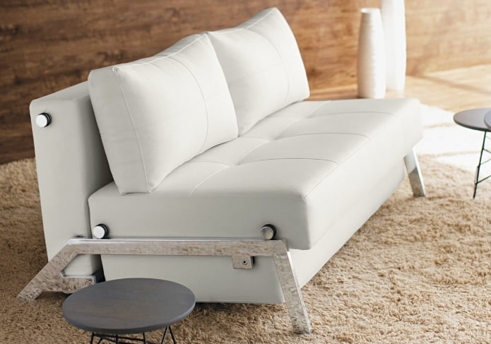składana sofa we wnętrzu