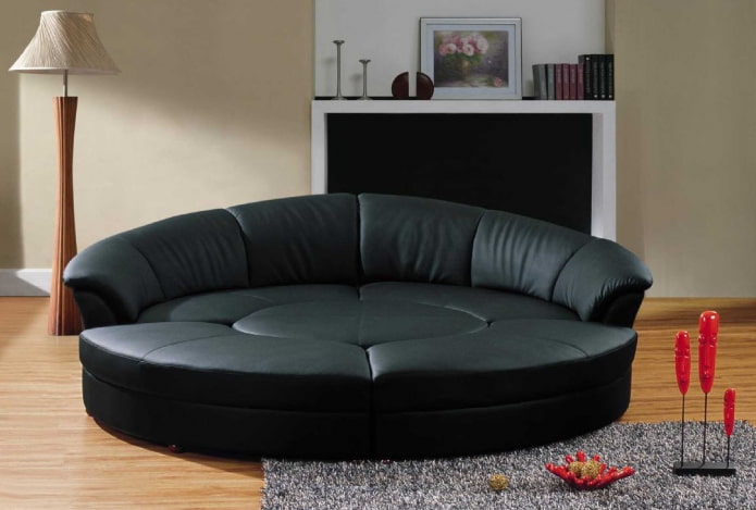 owalna rozkładana sofa we wnętrzu