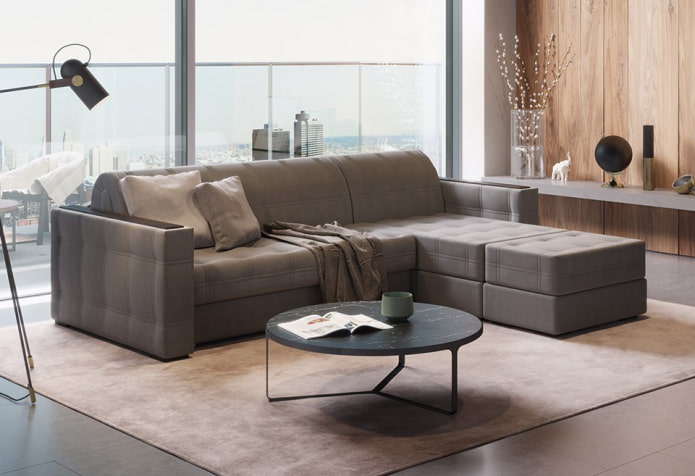 składana sofa z pufem we wnętrzu