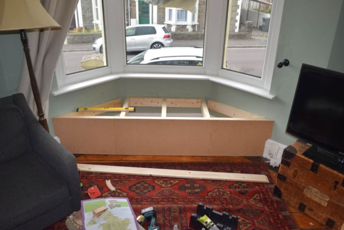 DIY sofa windowparapet