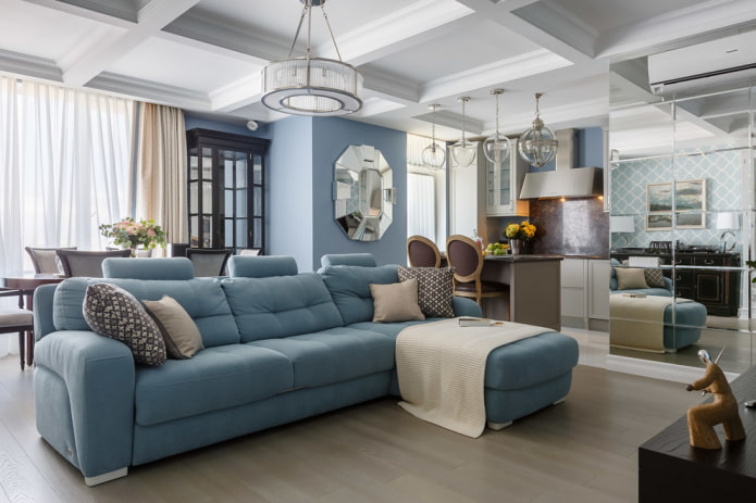 Wygodna sofa z zagłówkami