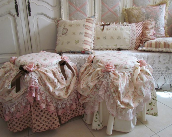 pufy w stylu shabby chic