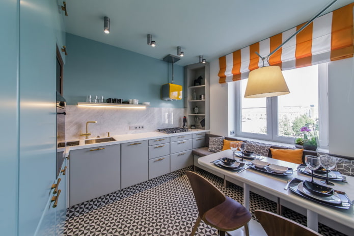 zestaw mebli we wnętrzu kuchni o powierzchni 10 m2