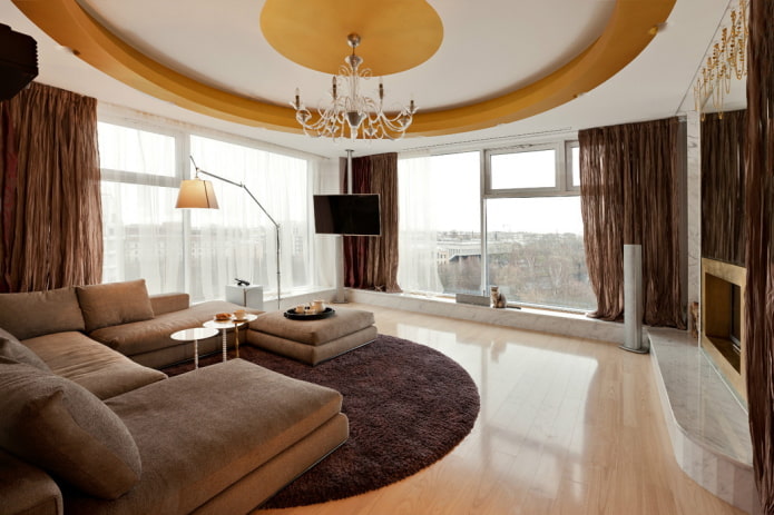 figurowy sufit w salonie