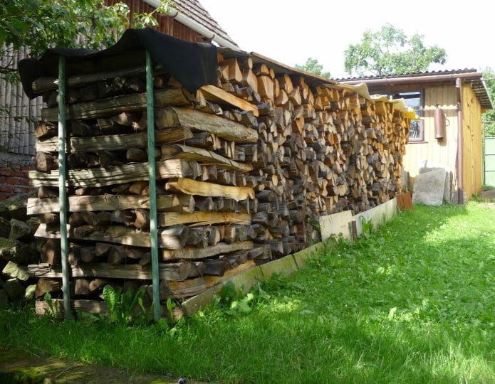 szopa na opał na daczy