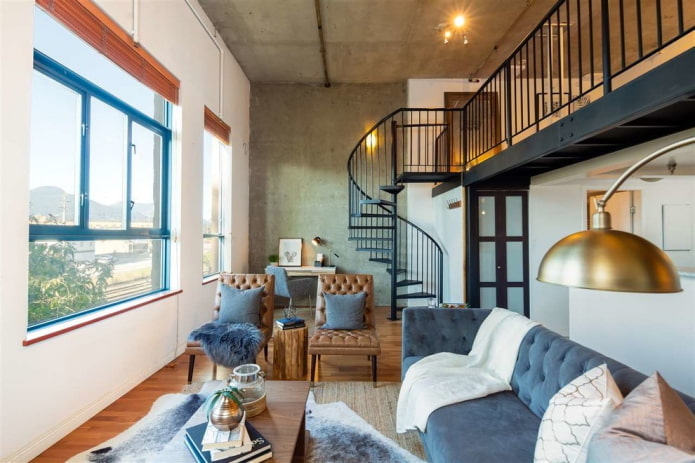 wnętrze dużego dwupoziomowego apartamentu