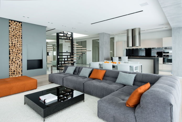 wnętrze dużego dwupoziomowego apartamentu