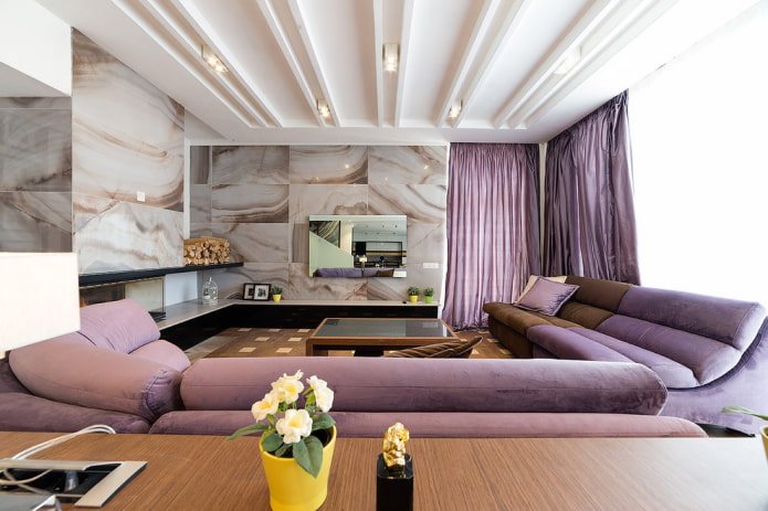 duża liliowa sofa