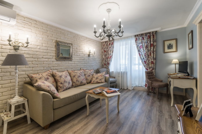 wnętrze salonu w Chruszczowce w stylu prowansalskim