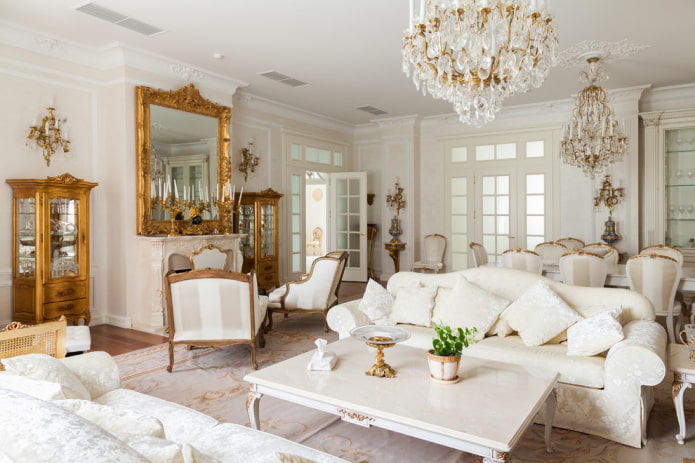klasyczny salon w jasnych barwach