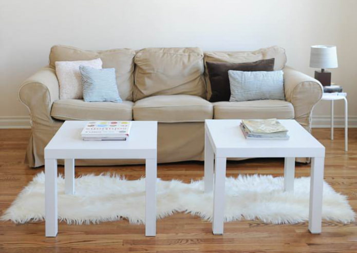 Sofa przed