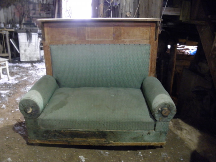 Antyczna sofa