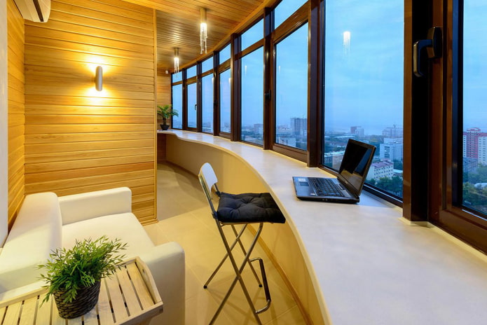 Długi balkon
