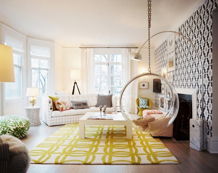 szklany fotel w salonie