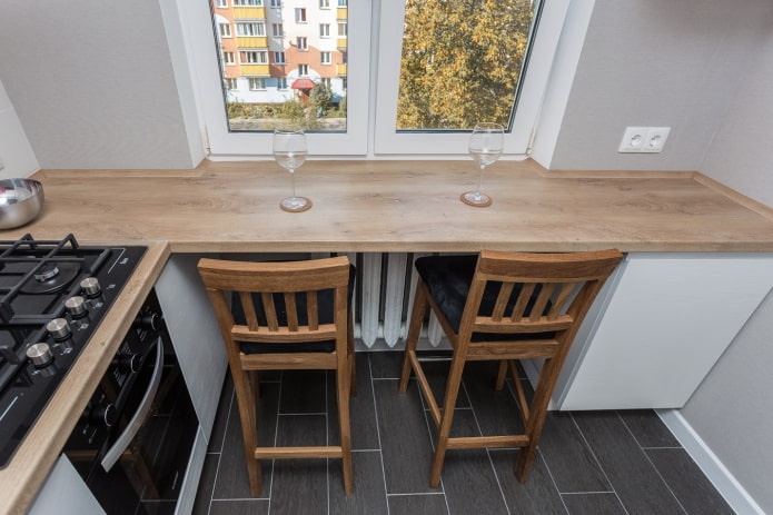 table on the windowparapet