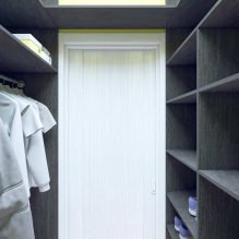 Doskonały przykład organizacji kuchni-salonu, sypialni, pokoju dziecięcego i garderoby na 44 metrach-0