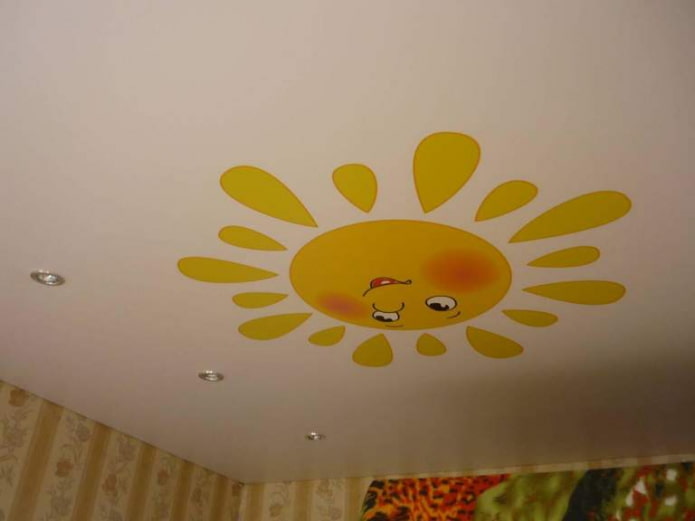 aplique on the ceiling