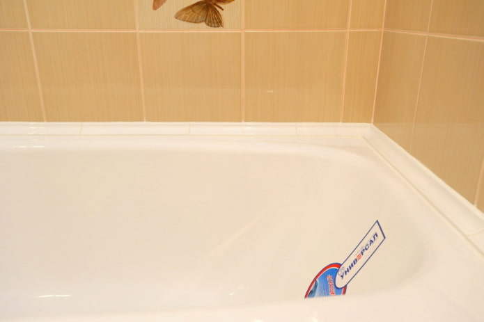 ceramiczna listwa w łazience