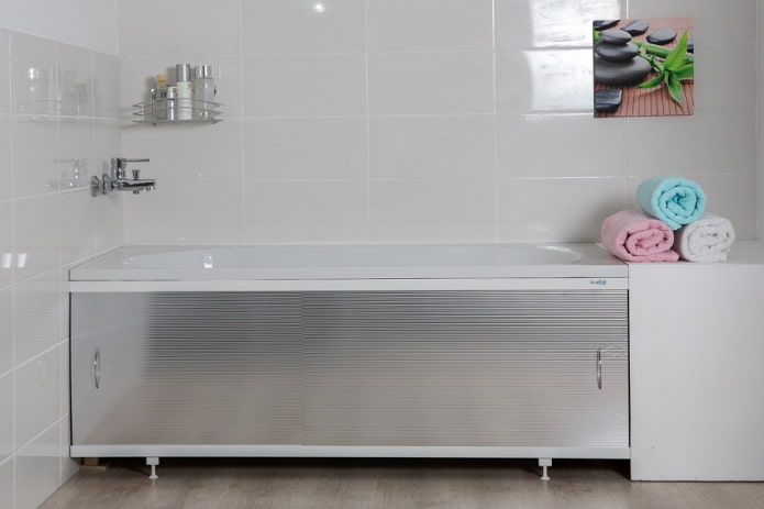 aluminium screen under the bath