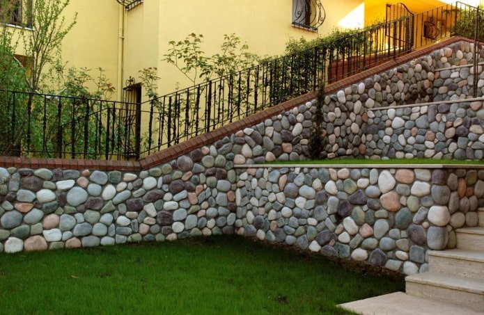 kamienny mur