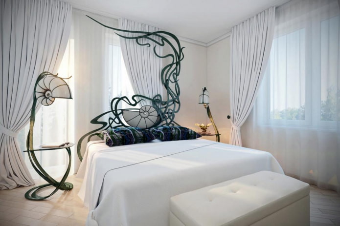 kute łóżko w sypialni w stylu Art Nouveau