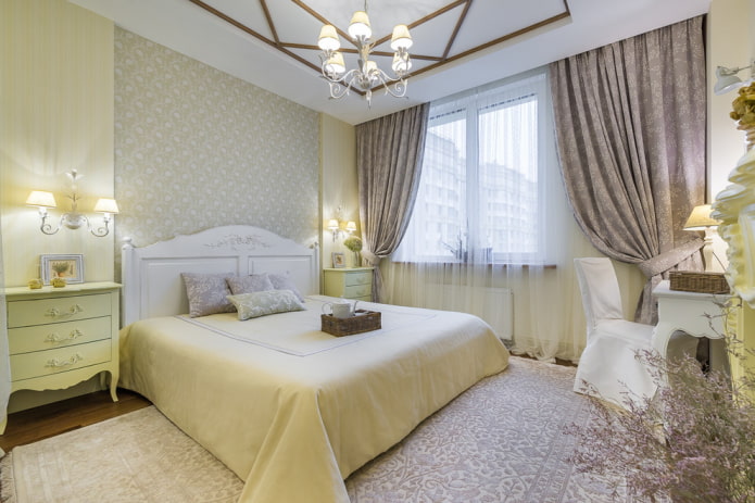 łóżko we wnętrzu w stylu prowansalskim