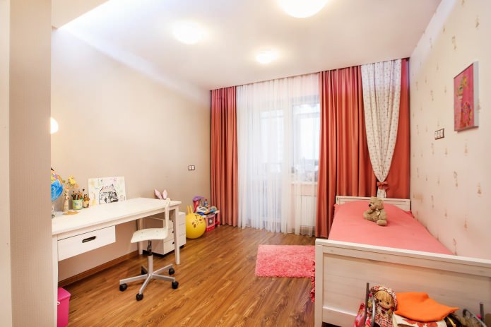 laminat we wnętrzu pokoju dziecięcego