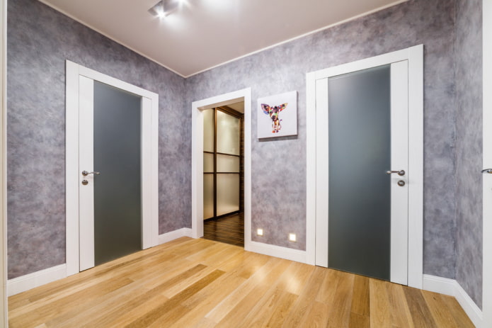 linoleum z imitacją laminatu na korytarzu