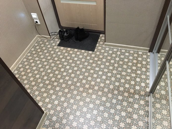 linoleum ze wzorem