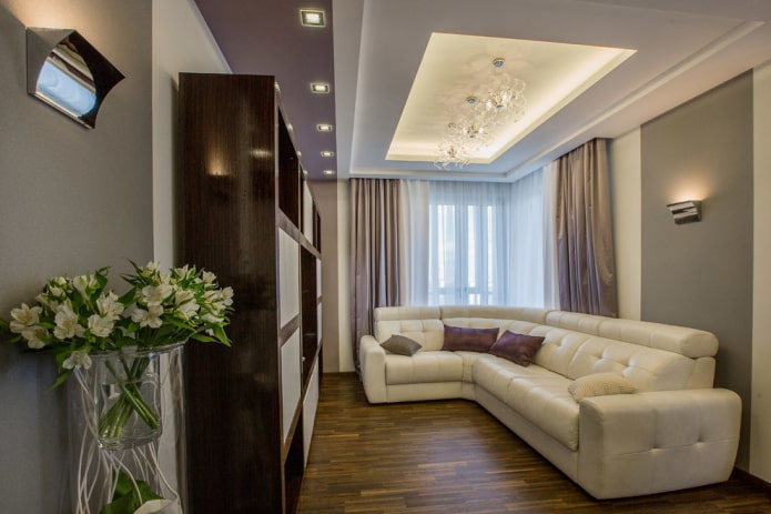 żyrandol we wnętrzu salonu