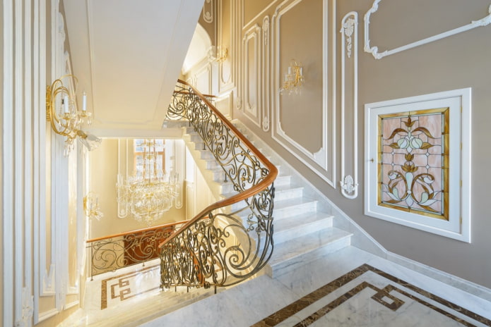 marmurowe schody w stylu art deco