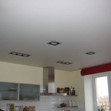 Warianty projektowania sufitów napinanych w kuchni-2