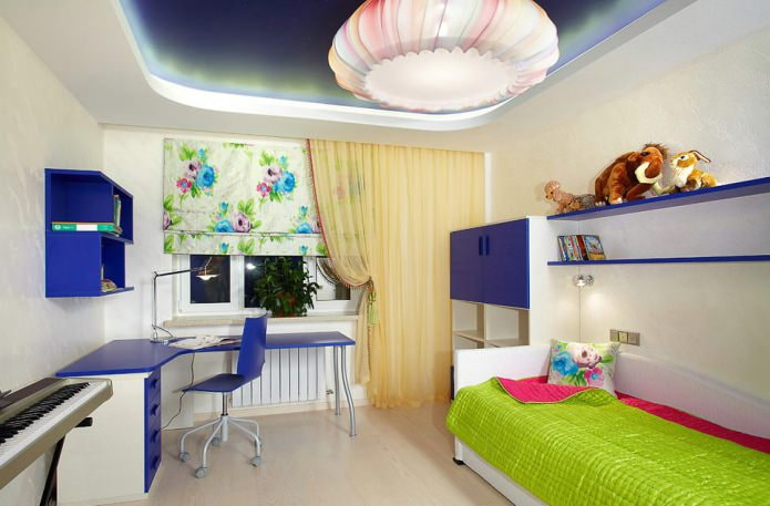 dwupoziomowy sufit napinany w pokoju dziecięcym