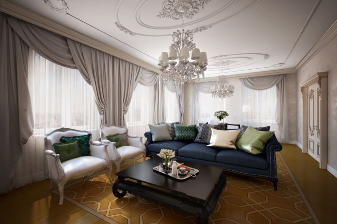 sufit napinany ze sztukaterią w salonie