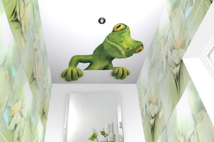 sufit z fotodrukiem ze wzorem jaszczurki