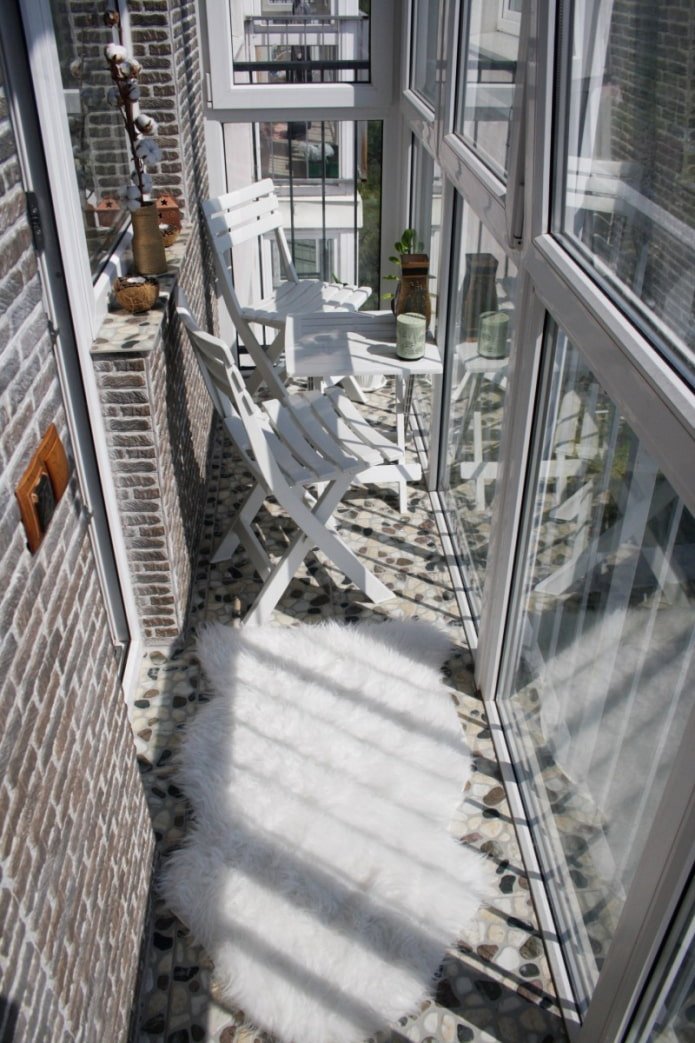 wąski balkon panoramiczny