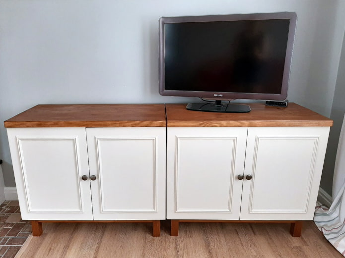 Stojaki pod TV