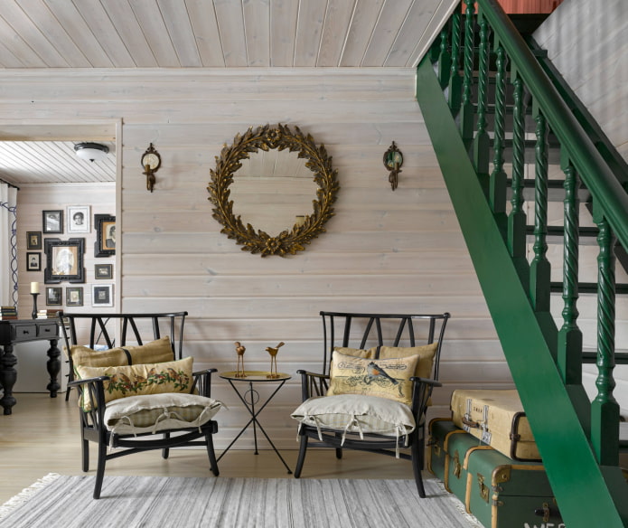 malowane drewniane balustrady