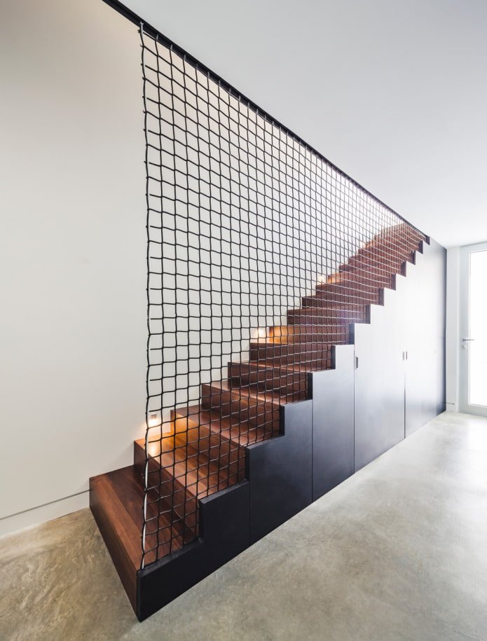 siatka zamiast balustrad