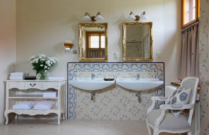 płytki we wnętrzu łazienki w stylu shabby chic